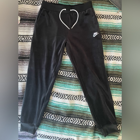 NWT NIKE VELOUR TRACK SUIT PANT & JACKET - Picture 3 of 3